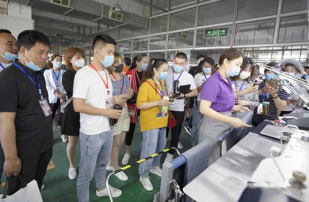 YERAD娅麗達丨2020秋冬新品發布會·系列一(yī / yì /yí) YERAD娅麗達丨2020秋冬新品發布會·系列一(yī / yì /yí)