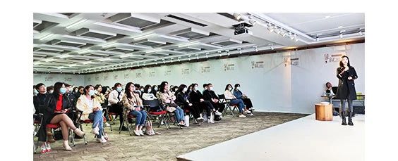 YERAD娅麗達丨時(shí)尚煥動 創新賦能!娅麗達2021秋季新品發布會 YERAD娅麗達丨時(shí)尚煥動 創新賦能!娅麗達2021秋季新品發布會